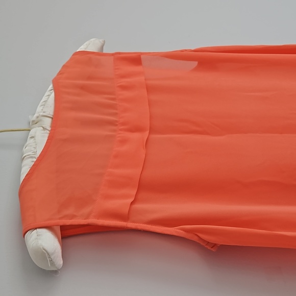 Sleeveless vneck front opening tank top - Picture 6 of 10